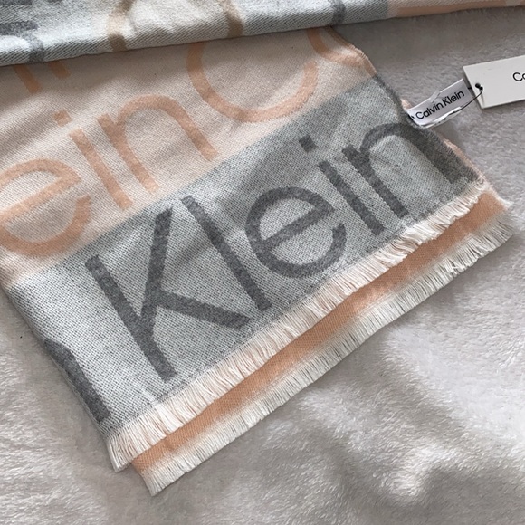 Calvin Klein logo scarf - Picture 4 of 6